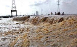 کراچی : بارش اور سیلاب تباہی کی داستان چھوڑ گئے