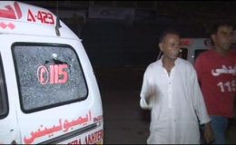 کراچی : گرومندر پر پولیس مقابلہ، ایدھی سنٹر کے باہر کھڑی ایمبولینسز پر فائرنگ
