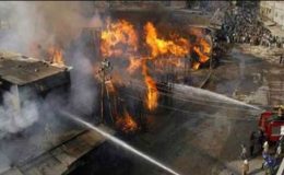 کراچی: سائیٹ میں واقع گودام میں آتشزدگی پر 13 گھنٹے بعد قابو پالیا گیا