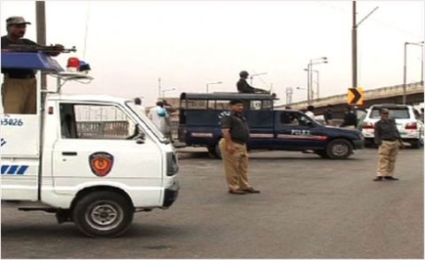 کراچی : پولیس موبائل پر فائرنگ ، 4 اہلکار جاں بحق