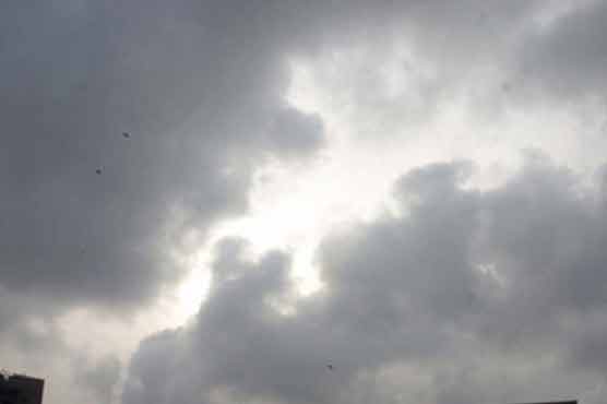 لاہور میں مطلع جزوی ابر آلود، بارش کا امکان