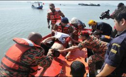 ملائیشیا سے انڈونیشیا جانیوالی کشتی سمندر میں الٹ گئی،40 افراد لاپتہ