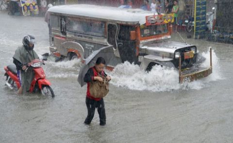 منیلا : سیلاب، مون سون بارشں اور تودے گرنے سے7 افراد ہلاک