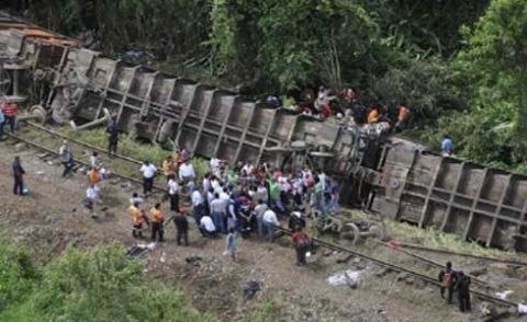 میکسیکو: مال بردار ٹرین پٹری سے اتر گئی، 8 افراد ہلاک