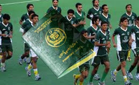 پاکستان ہاکی ٹیم کے تین کھلاڑیوں کے پاسپورٹس چھین لئے گئے