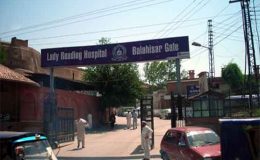 پشاور لیڈی ریڈنگ ہسپتال میں دو خاندان نومولود کے دعویدار