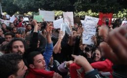 تیونس: ہزاروں افراد کا حکومت کے حق میں مظاہرہ