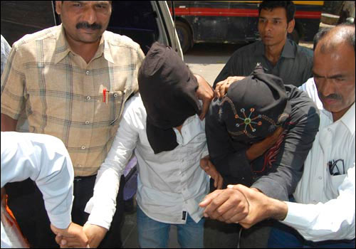 مسلم نوجوانوں کی گرفتاری