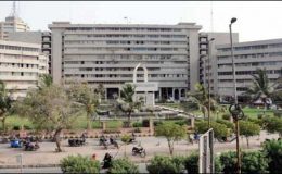 بلدیہ عظمی کراچی کے مرکزی دفتر سوک سینٹر کی بجلی کاٹ دی گئی
