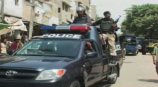 کراچی: بینک ڈکیتی میں مزاحمت پر گارڈ جاں بحق،2 ڈاکو بھی ہلاک