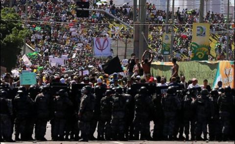 میکسیکو میں طلبہ کے حکومت مخالف مظاہرے