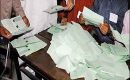 حلقہ پی پی 150 میں ووٹوں کی دوبارہ گنتی کا عمل دوسرے روز جاری