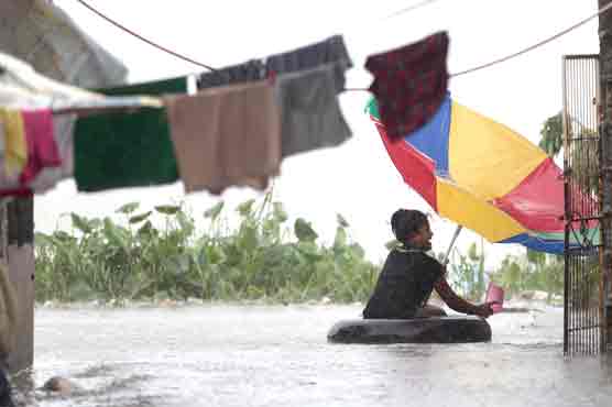 تائیوان : سمندری طوفان سے تباہی، ہزاروں افراد کی نقل مکانی