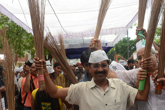 بھارت: عام آدمی پارٹی کا نئی دہلی میں حکومت بنانے کا اعلان