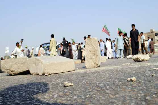 پشاور: پی ٹی آئی، اتحادی جماعتوں کا دھرنا 34 ویں روز بھی جاری