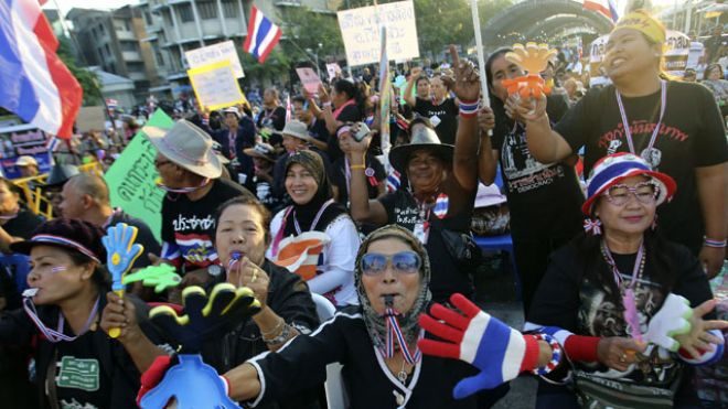 تھائی لینڈ میں حکومت مخالف مظاہرین اور پولیس میں جھڑپیں