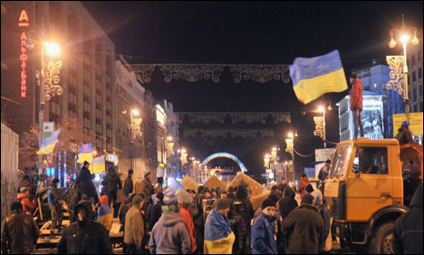 یوکرین میں حکومت مخالف مظاہرے رات کو بھی جاری