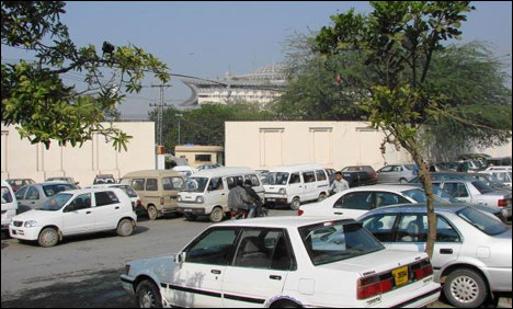 لاہور: شہر کے پارکنگ اسٹینڈز غیر ملکی کمپنیوں کو دینے کا فیصلہ