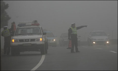چین : شدید دھند کے باعث گاڑیاں ٹکرا گئیں، 3 ہلاک