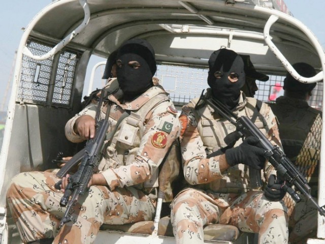 کراچی: پٹیل پاڑہ میں رینجرز کا آپریشن جاری، چھ ملزمان گرفتار، اسلحہ برآمد