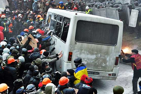 یوکرائین: حکومت مخالف پُرتشدد مظاہروں میں ہلاکتوں کی تعداد اٹھائیس ہو گئی