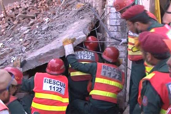 لاہور : زیر تعمیر بلڈنگ کی چھت گرنے سے دو افراد جاں بحق، ایک زخمی