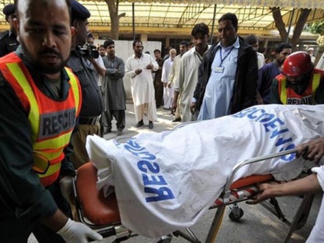 حافظ آباد کے قریب مسافر بس اور ٹرالر میں تصادم سے 6 افراد جاں بحق، 14 زخمی