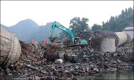 چین کے صوبے گوانگ ڈونگ میں پل گرنے سے 11 افراد ہلاک