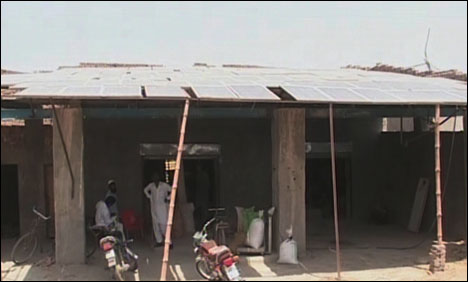 ضلع گھوٹکی: بجلی کی لوڈ شیڈنگ سے پریشان لوگوں نے نعم البدل تلاش کرلیا
