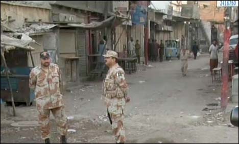 کراچی : میٹروول میں رینجرز کا سرچ آپریشن ،کئی افراد زیر حراست