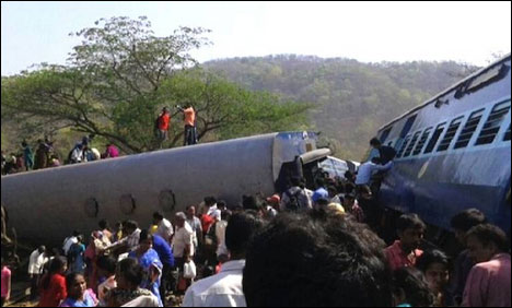 بھارتی ریاست مہاراشٹر میں ٹرین پٹری سے اترگئی ، 12 افراد ہلاک