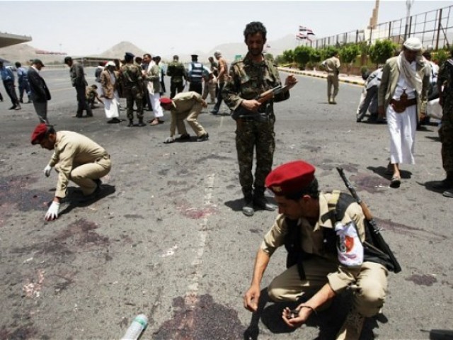 یمن میں القاعدہ کے حملے میں جنرل سمیت 10 فوجی ہلاک، متعدد زخمی