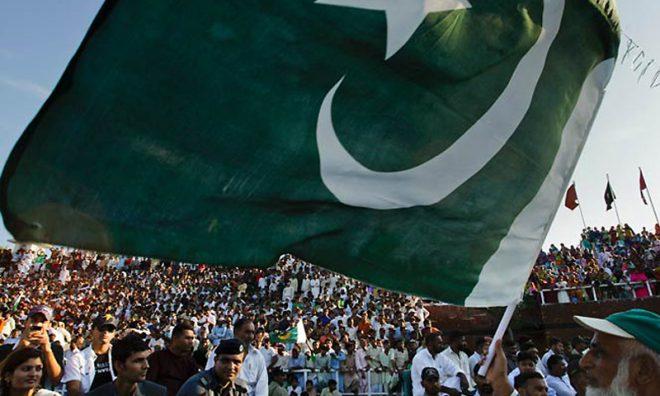 نواز اسلام آباد میں بڑے قومی پرچم کی تنصیب کے خواہش مند قلبِ علی
