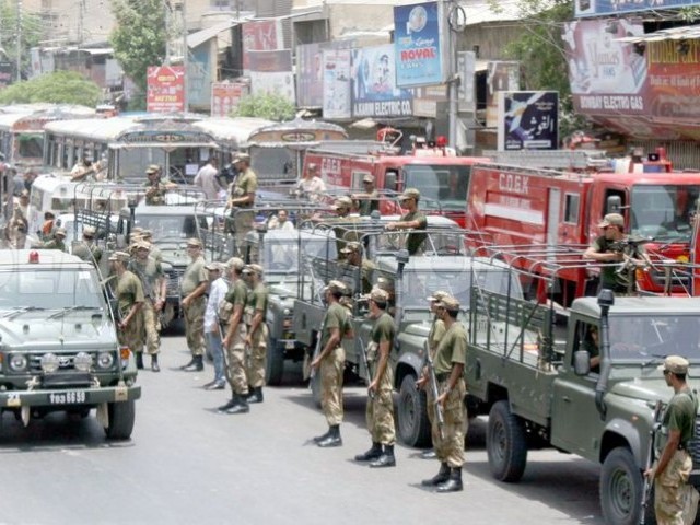 تاجروں کا وزیر اعظم نواز شریف سے کراچی کو فوج کے حوالے کرنے کا مطالبہ