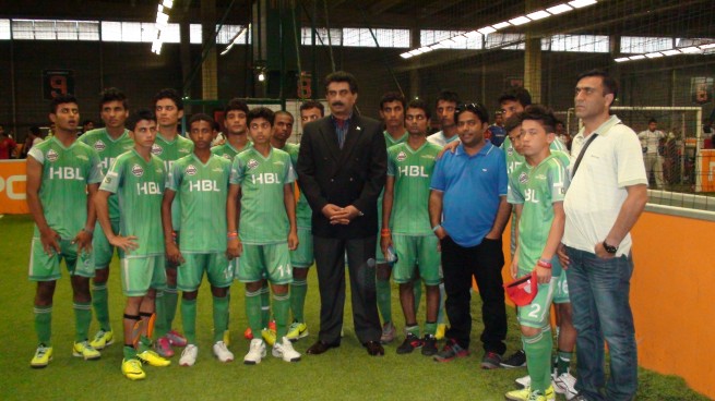 Pakistan Street Child - football team (5)