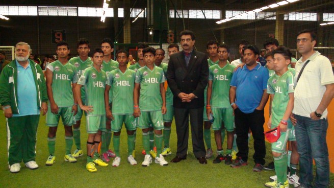 Pakistan Street Child - football team (4)