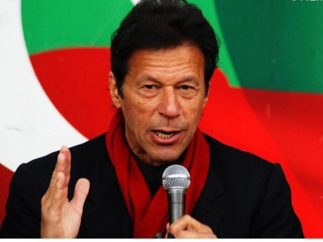 پاکستانی عوام رکاوٹیں توڑ کر اسلام آباد پہنچیں، عمران خان کی اپیل