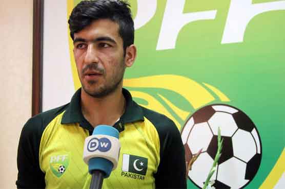 پاکستان فٹ بال ٹیم کے کپتان کلیم اللہ ملک کے پہلے کروڑ پتی فٹبالربن گئے