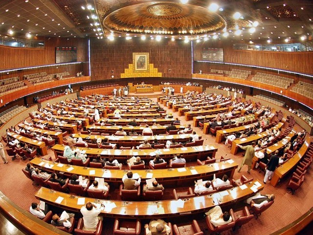 عمران خان کو دھرنا ختم کرنے کیلئے پوری پارلیمنٹ کی ضمانت کی پیشکش