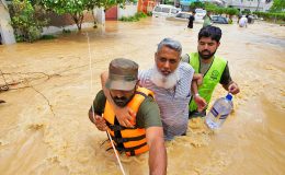 طوفانی بارشیں: بھارت سے چھوڑا گیا پانی تباہی مچاتا جارہا ہے
