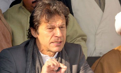 عمران خان کی ضد نے جمہوری نظام کو خطرات سے دوچار کردیا
