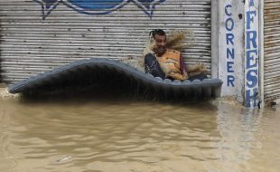 مقبوضہ کشمیر کے سیلاب متاثرین کی مشکلات