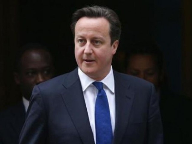 برطانوی نوجوان وزیراعظم ڈیوڈ کیمرون سے گھتم گھتا ہو گیا