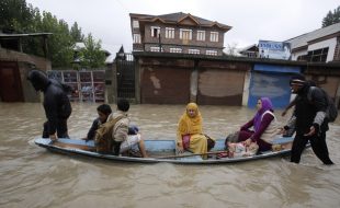 سیلاب متاثرین کی امداد میں بھارتی رکاوٹ