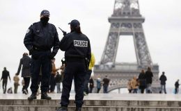 پیرس حملہ: فرانس کی پولیس کو دو ملزمان کی تلاش