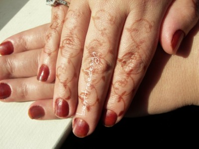 finger nails henna