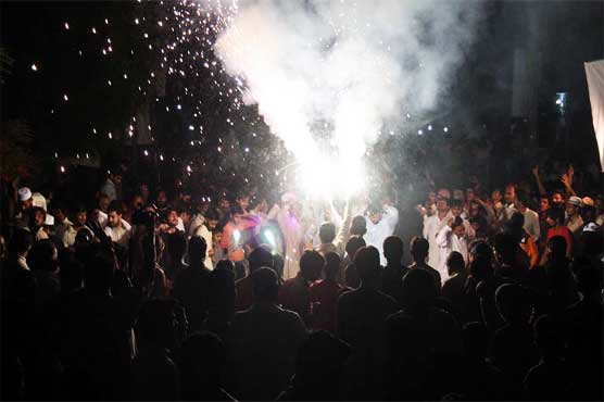 کپتان کا کھلاڑی کلین بولڈ، منڈی بہاءالدین میں نواز لیگ نے میدان مار لیا، کارکنوں کا جشن