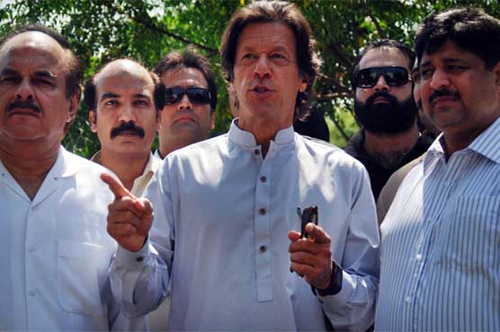 آصف زرداری کا فوج کے خلاف بیان قابل مذمت ہے، عمران خان