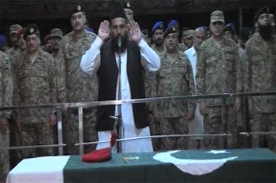 شوال میں دہشتگردوں سے جھڑپ میں شہید لیفٹیننٹ کرنل فیصل ملک، سپاہی زوہیب کی نماز جنازہ ادا