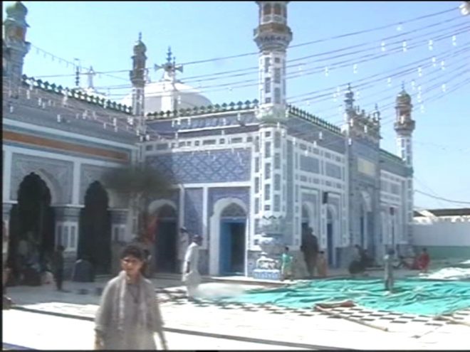 بھٹ شاہ درگاہ شاہ بھٹائی کی جامہ مسجد ضبوں حالت کا شکار کئی سالو سے مرمت نہی ہوئی